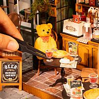 Tipsy Restaurant DIY Miniature House